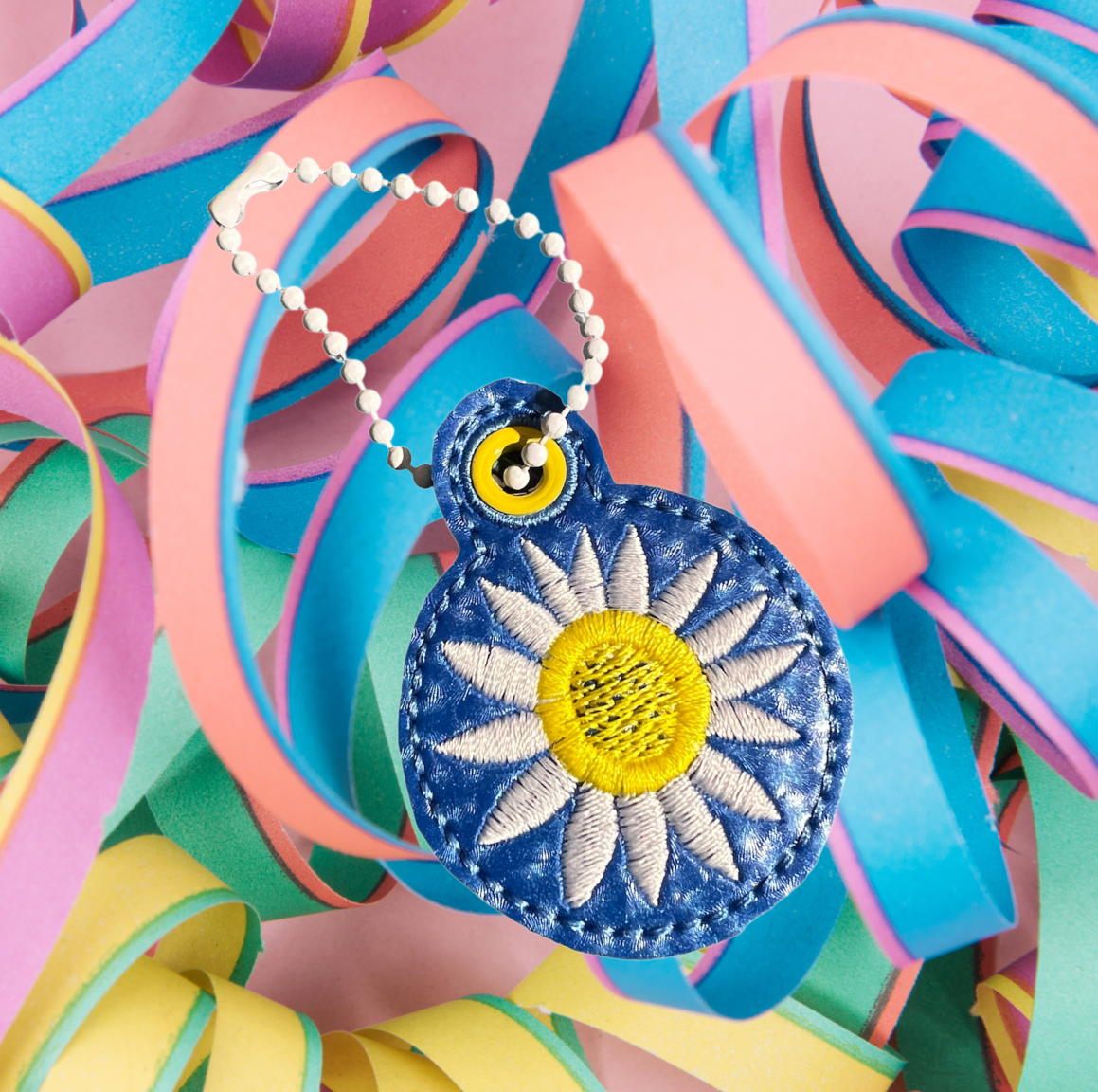 Blue Daisy Key Fob - Wide Petal