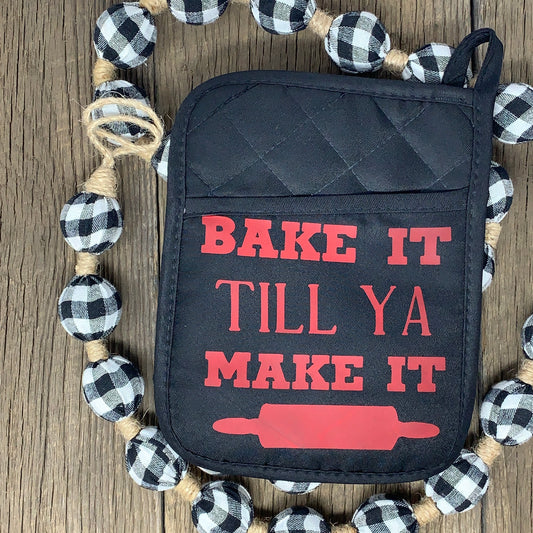 Pot Holder - Bake it Red