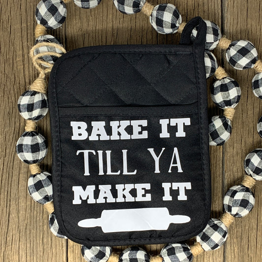 Pot Holder - Bake it White