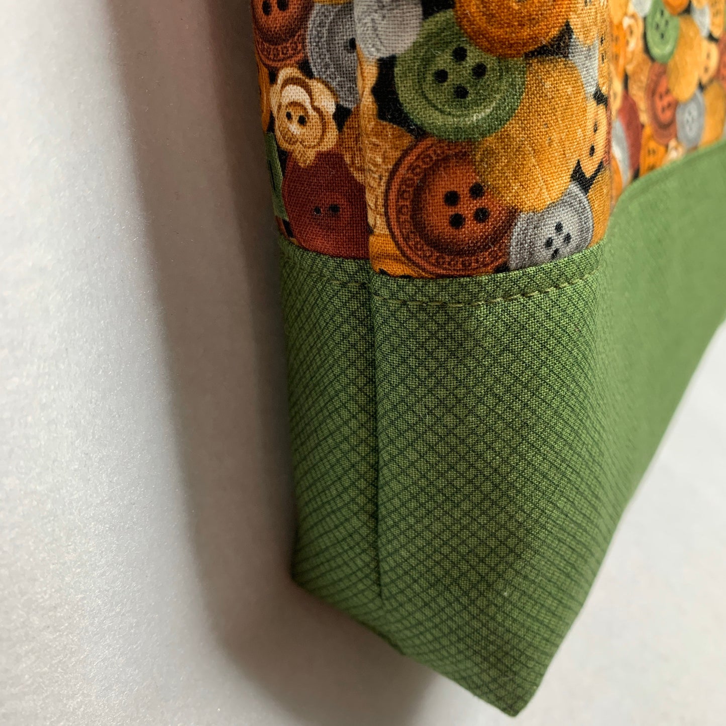 Zipper Bag - Green Button, Medium